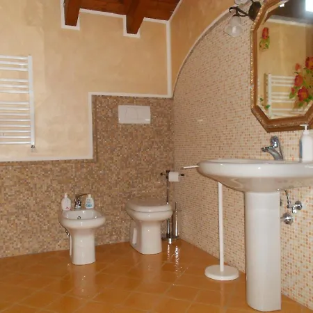 Stella Del Borgo
