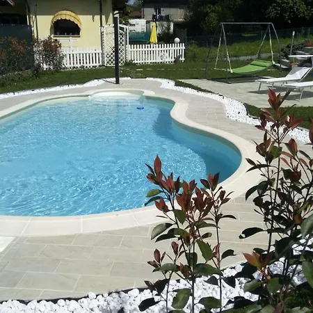 Stella Del Borgo *